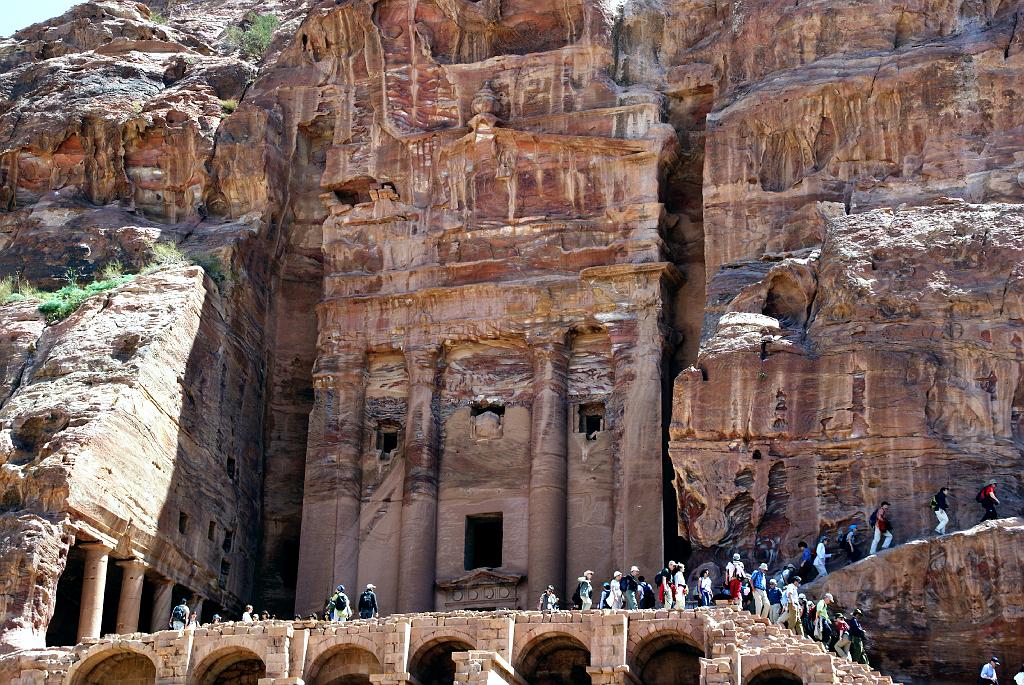 66 Petra - Tombe reali.JPG